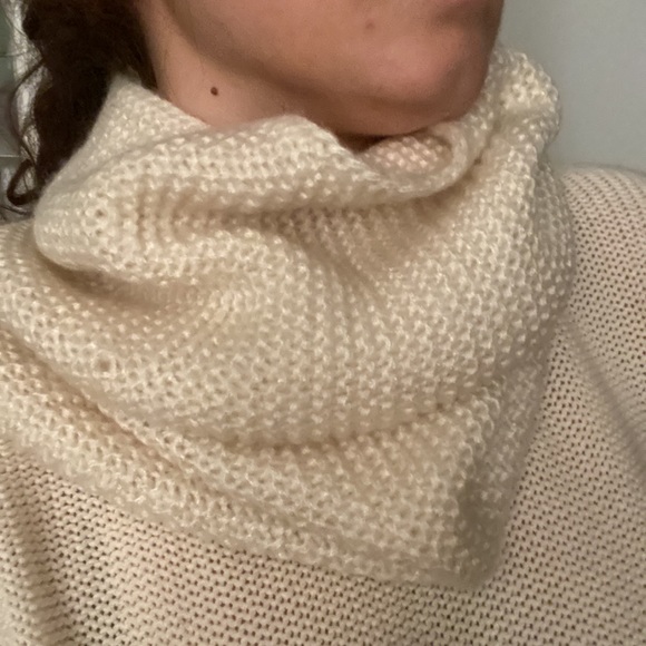 Cream Knit Long Neck Warmer Brand New - Picture 5 of 5